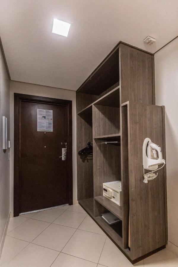 Hotel Inter Cuiaba Eksteriør billede A room at the hotel